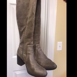 Knee High Fashion Boots (9.0) Women’s